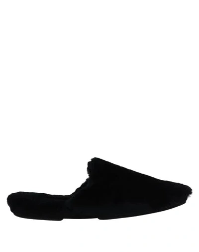 Dolce & Gabbana Slippers In Black
