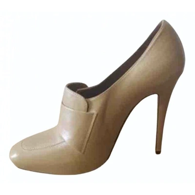 Pre-owned Barbara Bui Patent Leather Heels In Beige