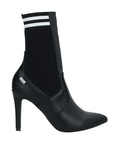 Romeo Gigli Ankle Boots In Black