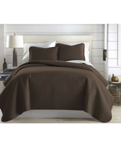 Southshore Fine Linens Oversized Lightweight Quilt And Sham Set Bedding In Brown