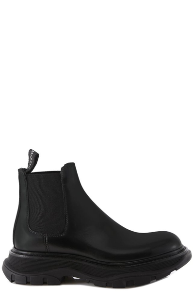 Alexander Mcqueen 45mm Tread Show Leather Ankle Boots In Black