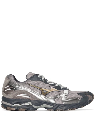 Mizuno Wave Rider 10 Low-top Sneakers In Grey