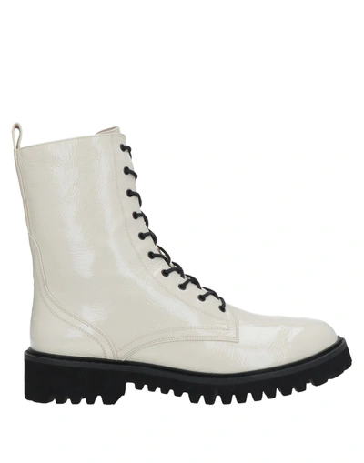 Lola Cruz Combat Boots In White Patent Leather