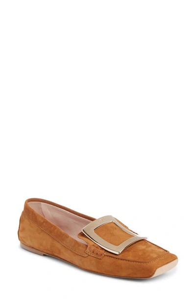 Roger Vivier Viv Suede Buckle Driver Loafers In Cognac