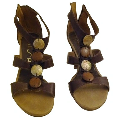 Pre-owned Unisa Leather Sandal In Brown