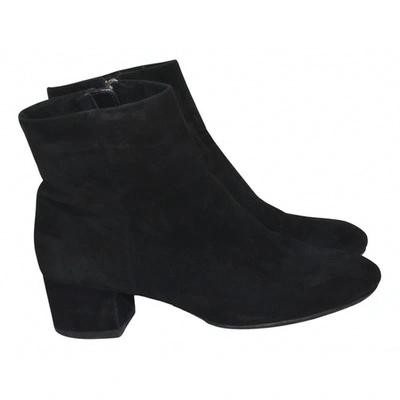Pre-owned Halston Heritage Ankle Boots In Black