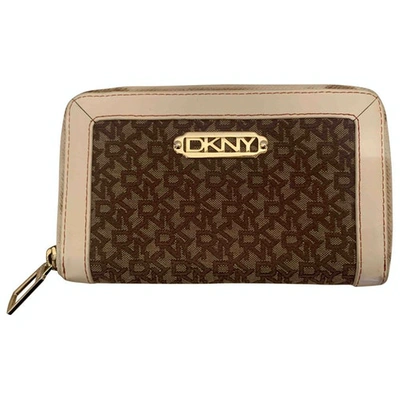 Pre-owned Dkny Cloth Wallet In Beige