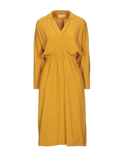 Momoní Midi Dresses In Yellow