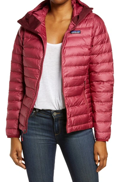Patagonia Quilted Water Resistant Down Coat In Roamer Red
