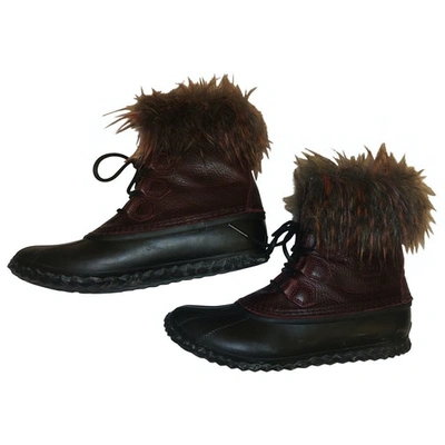 Pre-owned Sorel Leather Snow Boots In Burgundy