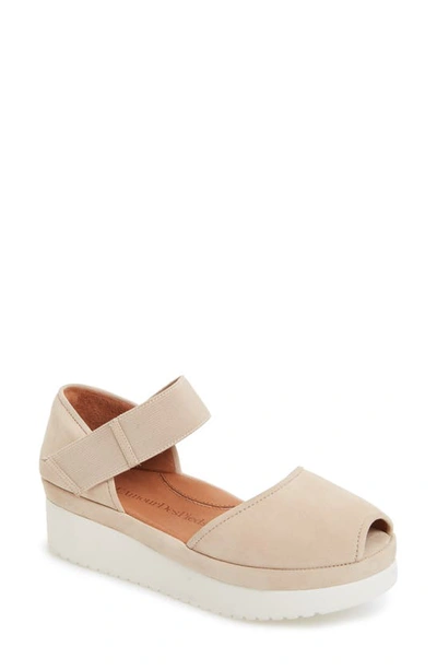 L'amour Des Pieds Amadour Platform Sandal In Beige Suede