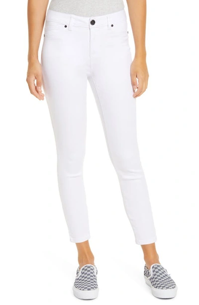 1822 Denim Ankle Skinny Jeans In White