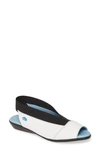 Cloud Caliber Slingback Sandal In White/ Black Leather