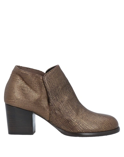 Rose's Roses Metallic Effect Leather Ankle-boots In Gold
