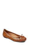 Vionic 'minna' Leather Flat In Espresso Leather