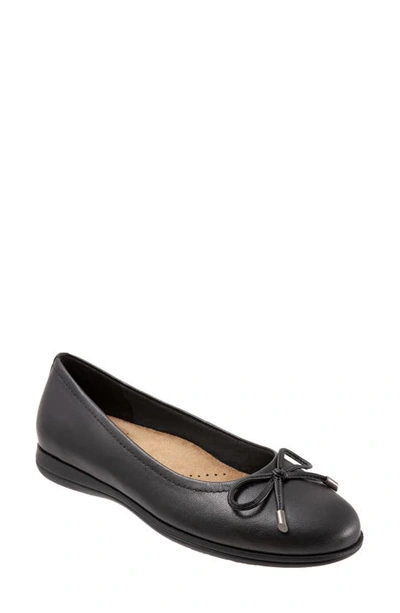 Trotters Dellis Ballet Flat In Black Leather