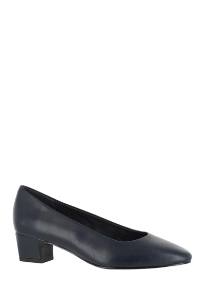 Easy Street Prim Kitten Heel Pumps In Navy
