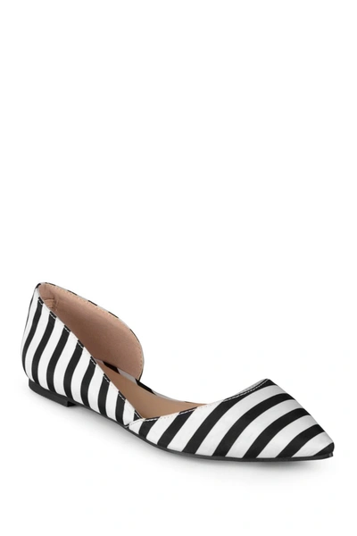 Journee Collection Collection Women's Wide Width Cortni Flat In White