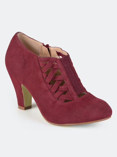 Journee Collection Piper Womens Faux Suede Cut-out Shooties In Red