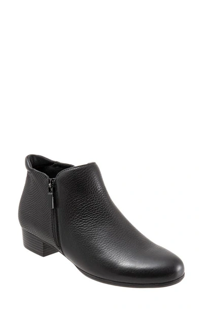 Trotters Major Bootie Women's Shoes In Black Combo Leather