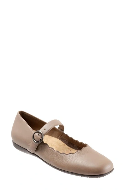 Trotters Sugar Mary Jane Flat Women's Shoes In Dark Taupe