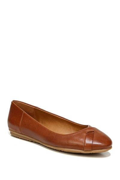 Zodiac Sadie Womens Leather Cushioned Footbed Slip On Shoes In Cognac Leather