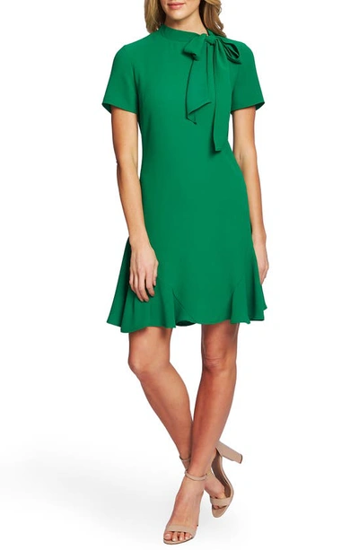 Cece Bow Neck Short Sleeve Dress In Lush Green