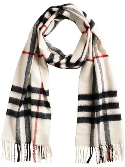 Burberry The Classic Cashmere Scarf In 