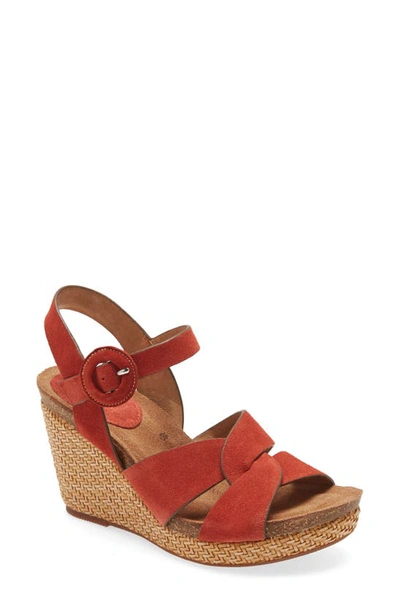 Söfft Casidy Wedge Sandal In Coral Suede