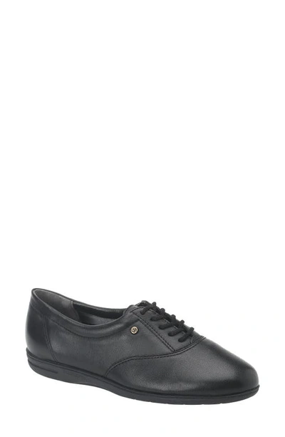 Easy Spirit Motion Sneaker In Black Leather