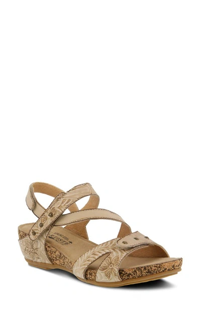 L'artiste Quilana Wedge Sandal In Light Beige Leather