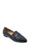 Trotters Emotion Loafer In Navy Leather