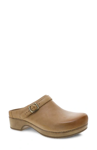 Dansko Berry Clog In Tan