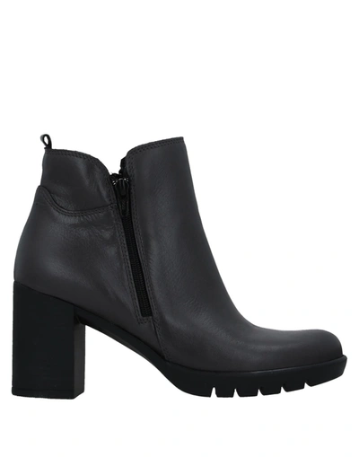 Vincent Vega Ankle Boots In Grey