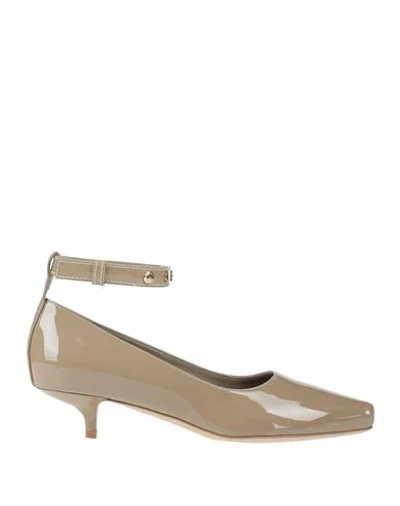 Burberry Studded Patent-leather Pumps In Khaki