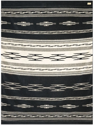 Basshu Black And White Jacquard Geometric Knit Towel In Schwarz
