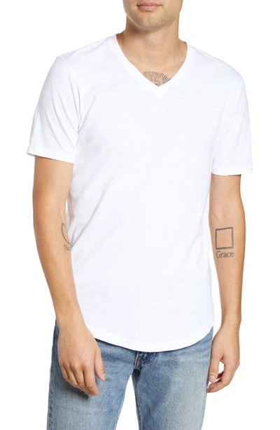 Goodlife Slub Scallop V-neck T-shirt In White