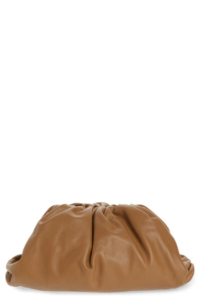 Bottega Veneta The Pouch Leather Clutch In Cammello/ Gold