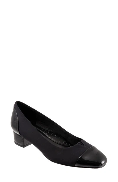 Trotters Daisy Pump In Black Fabric