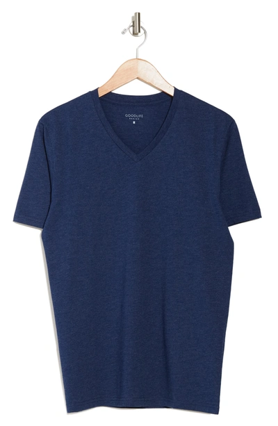 Goodlife Supima Cotton-blend Scallop V-neck T-shirt In Navy