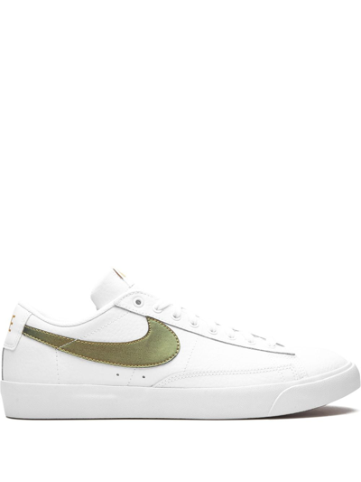 Nike Blazer Low Premium Sneakers In White