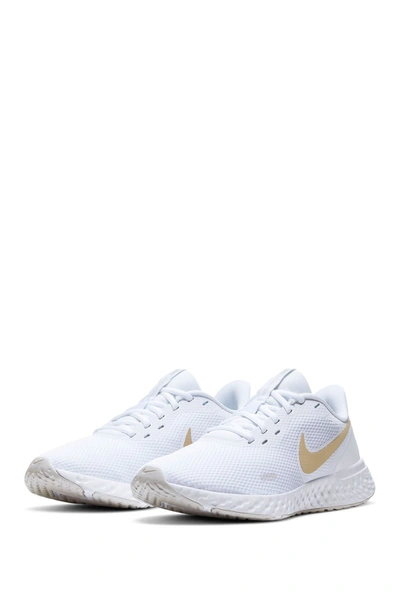 Nike Revolution 5 Women's Running Shoe In 108 White/mtgdst