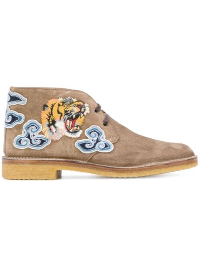 Gucci New Moreau Embroidered Suede Desert Boots In Taupe
