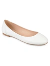 Journee Collection Journee Kavn Flat In White