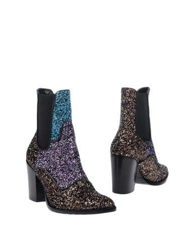 Strategia Ankle Boots In Purple