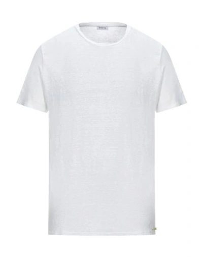 Distretto 12 T-shirts In Ivory