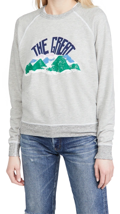 The Great Mountain The College Sweatshirt In Light Heather Grey