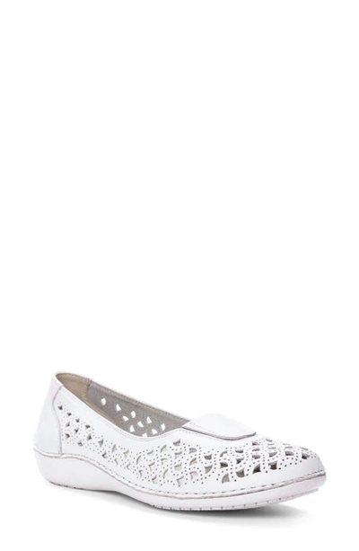 Propét Women's Cabrini Slip-on Flat Shoes In White