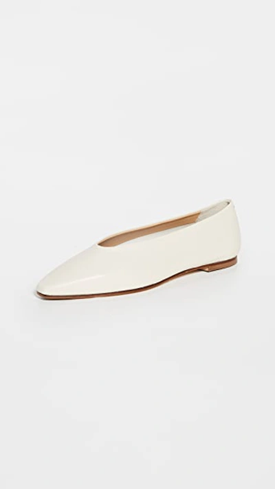 Aeyde Betty Flats In Creamy