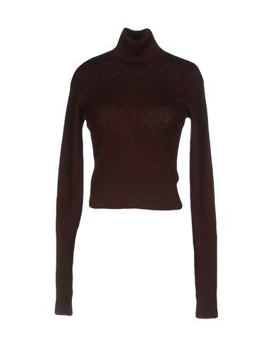 maroon long sleeve turtleneck